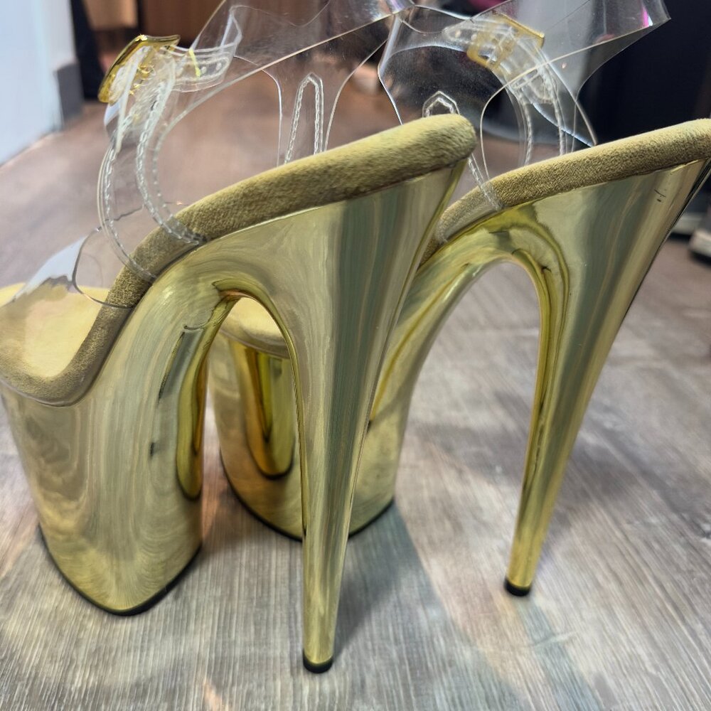 Pleaser Flamingo-808 Clear/Gold Heels — Size 8 👑💛